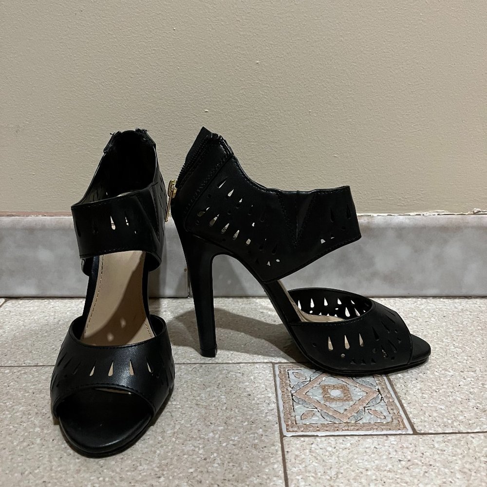 Black open toed heels size 5.5